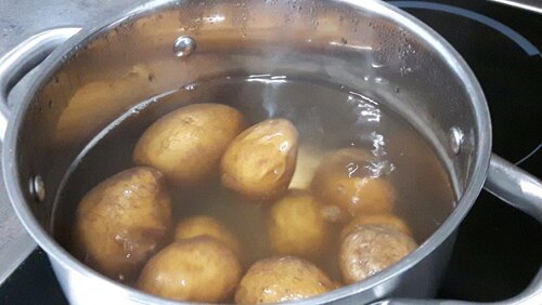 Bratwürstel mit Erdäpfelschmarren