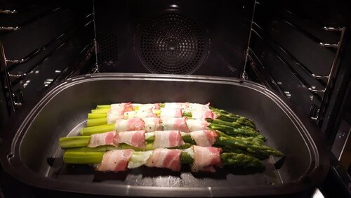 Spargel mit Schinken und Käse