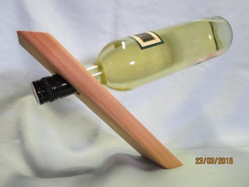 Weinflaschenhalter_Ribisch