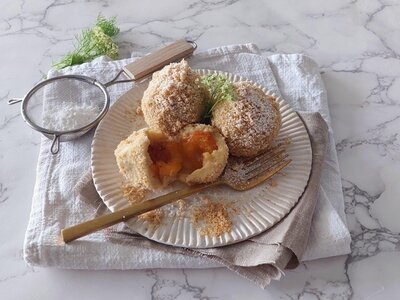Marillenknödel mit Topfenteig