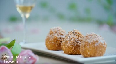 Marillenknödel mit Erdäpfelteig