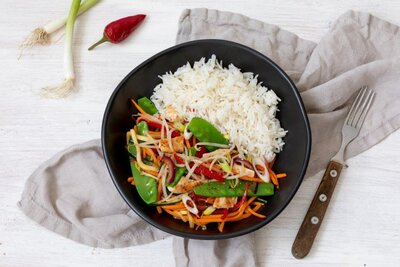 Wok-Gemüse mit Hühnerfleisch