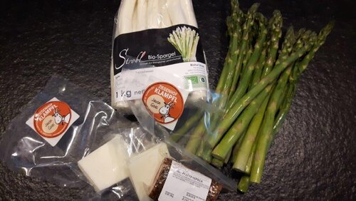 Spargel mit Schinken und Käse