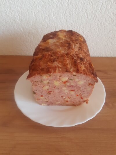 Pikanter Wildkäsleberkäse