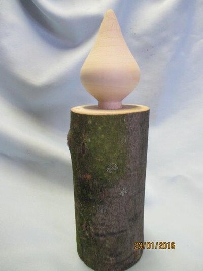 Kerzenständer aus Holz