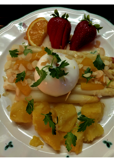 Spargel auf Burrata mit Orangenbutter und Verjus