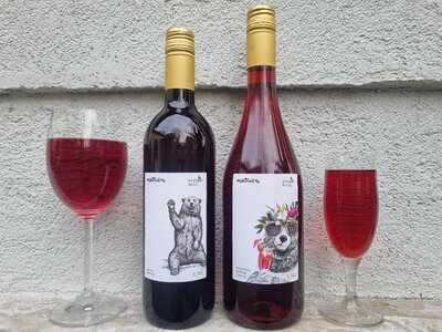 Erdbeerfrizzante und Erdbeerwein