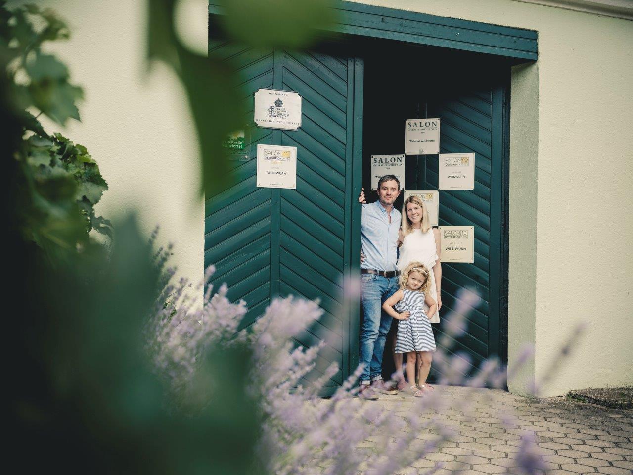 Familie Weinwurm_Weingut WeinwurmFamilie Weinwurm_Weingut Weinwurm Familie Weinwurm_Weingut WeinwurmFamilie Weinwurm_Weingut Weinwurm